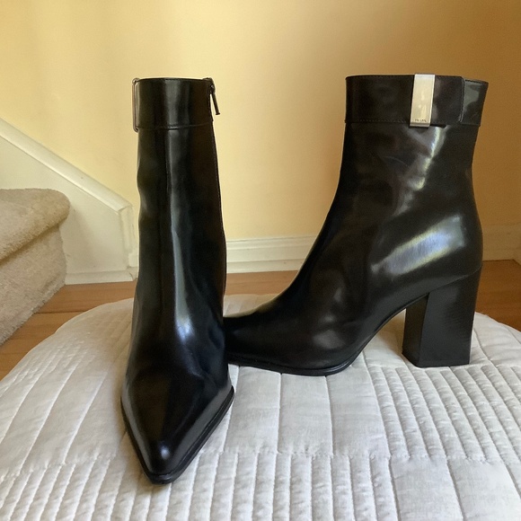 Prada Leather Pointed Toe Boots With Block Heel Black SZ 39 - Picture 1 of 16